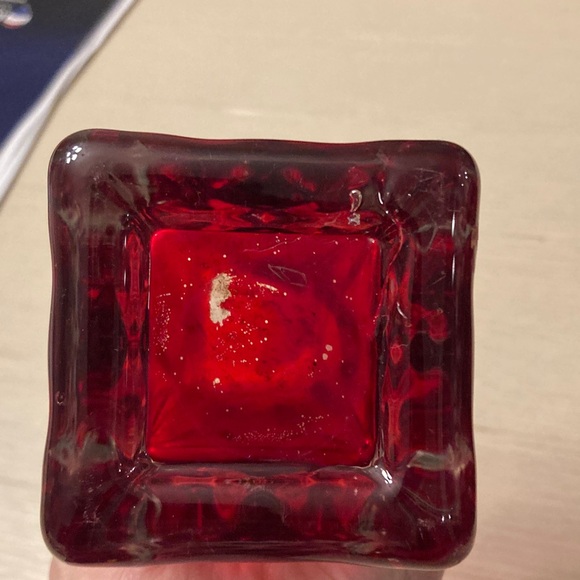 Elegant Red vintage Glass Vase - Picture 4 of 4